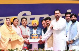 At Jalandhar CM announces that blueprint of war against drugs ready