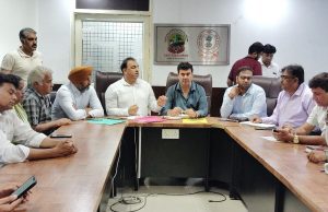 Development push in Jalandhar: Nitin Kohli holds MC meeting, focus on pending civic works