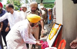 CM JOINS THOUSANDS OF MOURNERS TO GIVE TEARFUL ADIEU TO FAUJA SINGH