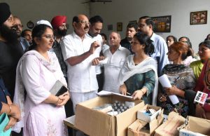 Cabinet Minister Mohinder Bhagat visits diarrhoea-affected area