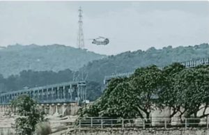 Flood gate collapses at Ravi in Pathankot, 50 people trapped