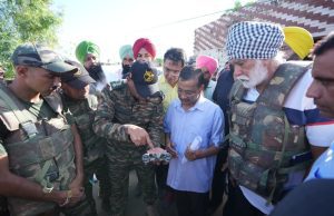 AAP National Convenor Arvind Kejriwal Visits Flood-Hit Areas in Punjab; Assures Maximum Relief Efforts
