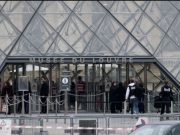 Louvre Museum closed after jewellery theft in Paris