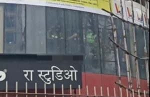 Man shot dead by police while rescuing children held hostage in Mumbai