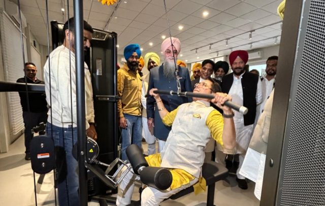 Screenshot_2025-11-27-18-17-27-502_com.whatsapp-edit