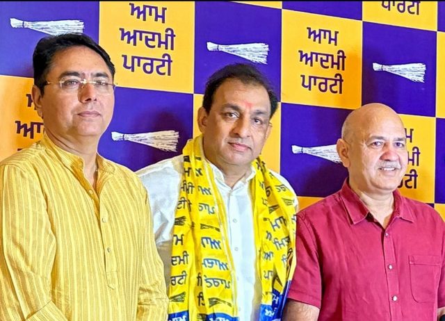 Screenshot_2025-12-02-16-23-14-512_com.whatsapp-edit