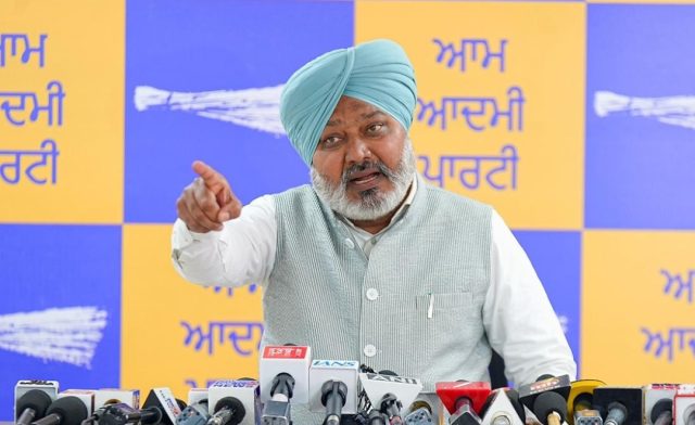 Screenshot_2025-12-09-16-40-05-967_com.whatsapp-edit