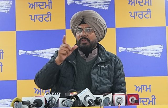 Screenshot_2025-12-31-18-50-02-319_com.whatsapp-edit