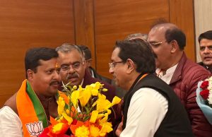Punjab BJP general secretary Rakesh Rathore congratulates Nitin Nabin on becoming party’s national president