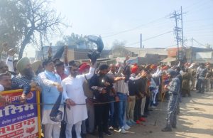 AAP Leaders Show Black Flags to Haryana CM Nayab Singh Saini in Amritsar