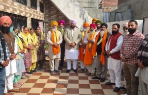 AAP Gets Major Boost in Dera Baba Nanak, Hundreds of Akali and Congress Leaders Join AAP