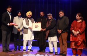 The performance of the play dedicated to the 350th martyrdom anniversary of Sri Guru Tegh Bahadur Ji is commendable-Harchand Singh Barsat