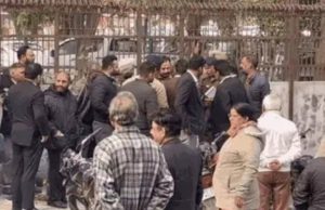 Man posing as CBI officer held by lawyers for job fraud at Chandigarh district court