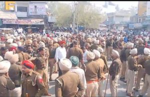 Farmers clash with police in Samana over Gurjeet Singh Khalsa’s protest atop BSNL tower