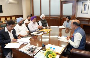 Mohinder Bhagat Reviews Compensation For Families Of Soldiers Martyred In 1962, 1965 And 1971 Wars