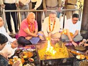 On the first day of Chaitra Navratri, Manish Sisodia seeks blessings at Mata Shri Kali Devi Temple along with Health Minister