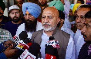 AAP Punjab Media Head Baltej Pannu meets injured anti-drug crusader at Ludhiana