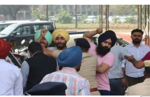 PU row: students protest over RSS leader invited to Guru Tegh Bahadur event