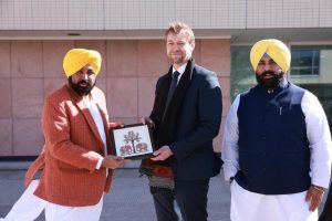 Mann visit Finland University