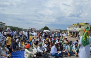 Protest against Himachal entry tax blocks Chandigarh-Manali highway, commuters stranded
