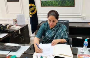 45 Nomination Papers Filed on Third Day for Municipal Elections in Fazilka District Fazilka DC Amarpreet Kaur Sandhu