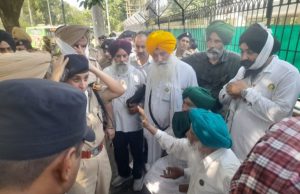 Tension erupts at Chandigarh-Punjab border as police clash with protesting farmers