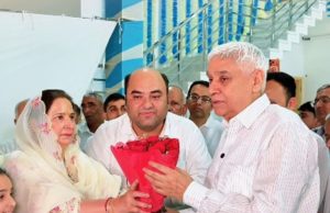 Former MLA Navjot Kaur Sidhu visits Rampal Ashram, seeks blessings