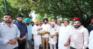 Congress Shows Unity as Warring Welcomes Channi at PAU, Submits Special Grant Memorandum