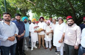 Congress Shows Unity as Warring Welcomes Channi at PAU, Submits Special Grant Memorandum