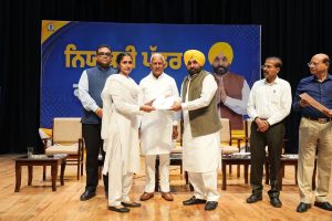 Cm mann hand over letter to pspcl employee