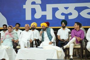 Cm mann volunteers meeting in sangrur 