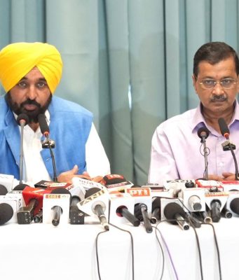 Cm Mann and kejriwal visit amritsar