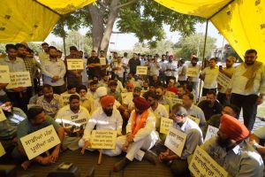 cab drivers protest in chandigarh