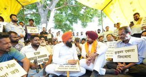 cab drivers protest in chandigarh