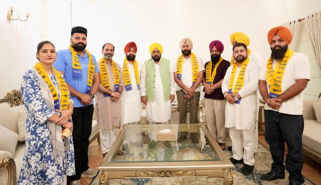 Akali Sarbjot Singh Sabi Joins AAP Akali Sarbjot Singh Sabi Joins AAP