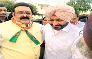 Ludhiana West के उपचुनाव रोड़ शो के दौरान रवनीत बिट्टू बोले, केंद्र सरकार पंजाब के विकास के लिए वचनबद्ध