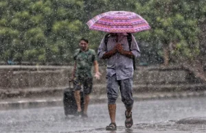 Punjab Weather: पंजाब में बदला मौसम का मिजाज: 16 जिलों में बारिश का अलर्ट, गर्मी से मिली राहत