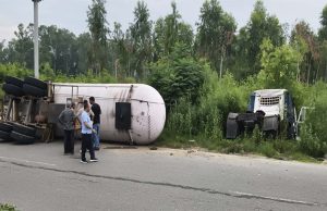 Jalandhar में टला बड़ा हादसा : आदमपुर एयरबेस के पास पलटा गैस टैंकर, इलाके में फैली दहशत