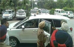 शहर के इमीग्रेशन सेंटर के मालिक पर चलाई गोलियां, इलाके में दहशत का माहौल