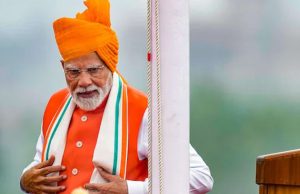 दुनिया से मुकाबले के लिए मोदी का लाल किले से आत्मनिर्भरता, स्वदेशी और एकजुटता का आह्वान