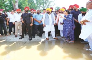 CM Mann ने अधिकारियों को बाढ़ प्रभावित क्षेत्रों में बचाव व राहत कार्यो में तेजी लाने के दिए निर्देश