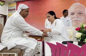 नितिन कोहली ब्रह्माकुमारी आश्रम पहुंचे बहनों से बंधवाई राखी