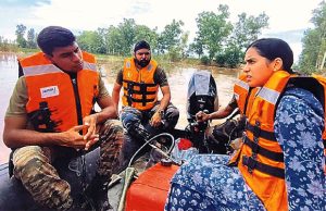 रावी नदी में आई दरार को भरने का काम शुरू; घोनेवाल, माछीवाल और कोट रजादा में बनाए जा रहे हैं धुस्सी बांध