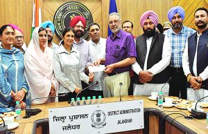 Jalandhar : स्वास्थ्य मंत्री ने Jalandhar में पानी और मच्छरों से होने वाली बीमारियों के खिलाफ अभियान चलाने के दिए निर्देश