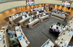 चंडीगढ़ नगर निगम की बैठक में जोरदार हंगामा, कांग्रेस और आप पार्षदों ने किया विरोध