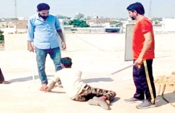 Moga के कस्बा Bagha Purana में इंसानियत शर्मसार; रेस्तरां मालिक ने अपने कर्मचारी को रॉड से पीटा, एक गिरफ्तार