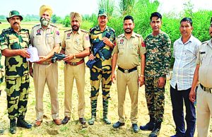 BSF और पंजाब पुलिस ने सीमावर्ती गांव से 514gm हैरोइन तथा एक टूटा ड्रोन बरामद किया