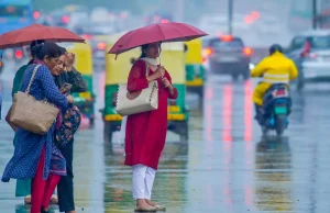 Weather Update: बारिश बढ़ाएगी ठंड… इन 8 राज्यों में भारी बारिश का अलर्ट