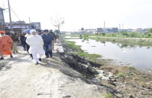 सांसद संत सीचेवाल के अधिकारियों को निर्देश; बुड्ढा दरिया में गोबर फैंकने वालों पर सख्त कार्रवाई करो