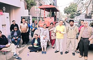 Ludhiana वार्ड-73 में पैचवर्क लगाने को लेकर हंगामा, भाजपा पार्षद और आप नेता में तीखी बहस